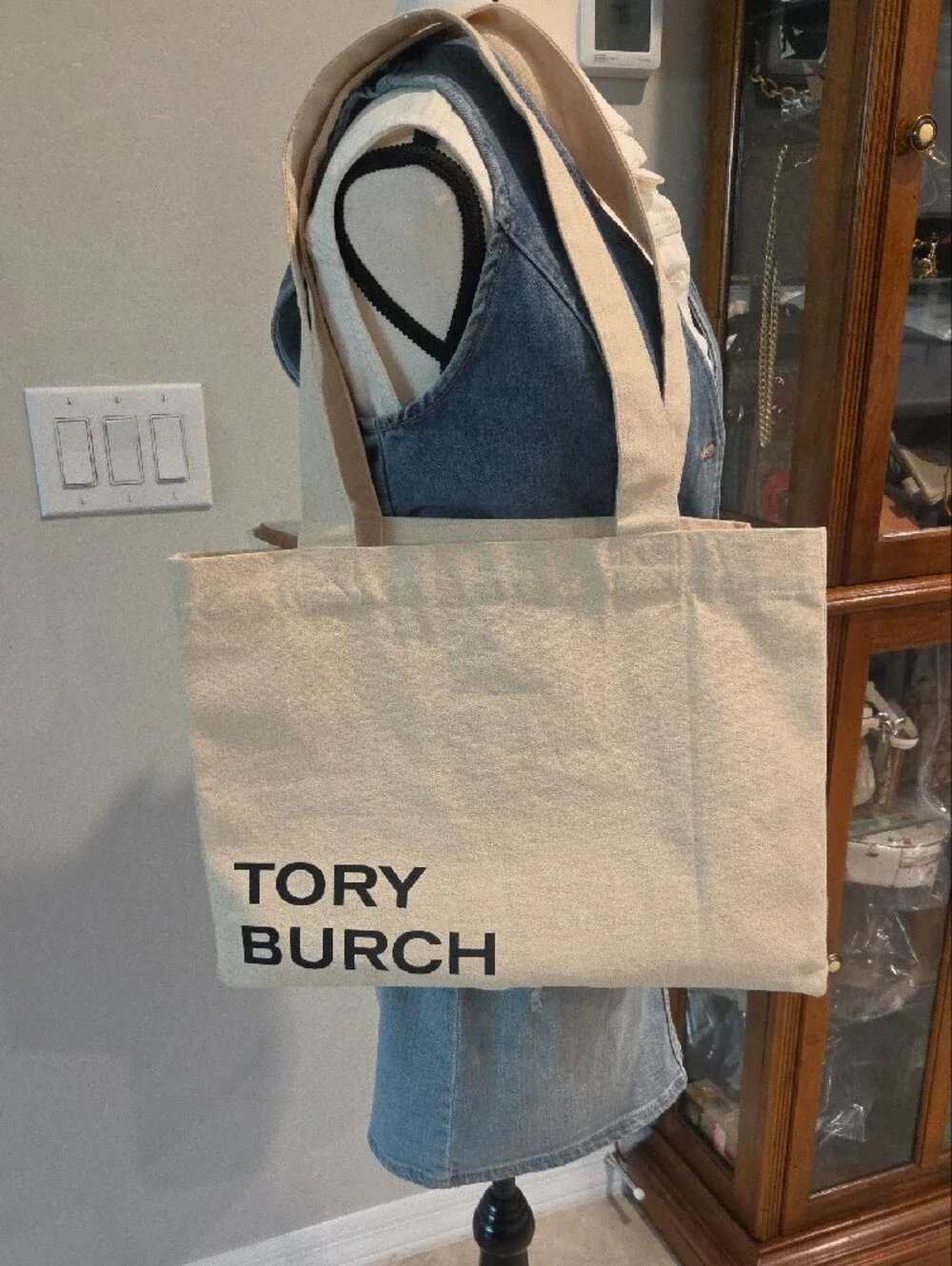 Tory Burch Beige Canvas Logo Tote Size Large